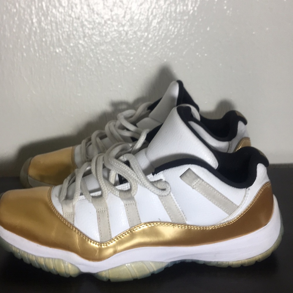 JORDANS LOW TOPS SIZE 10 White and gold - Picture 3 of 5